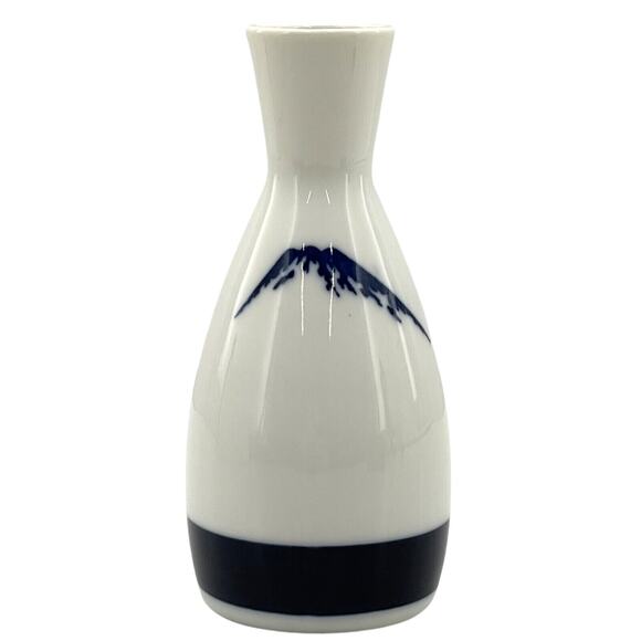 Vintage Japan Shirayuki Sake Set Blue & White Porcelain Carafe & 3 Cups Set - Picture 2 of 13